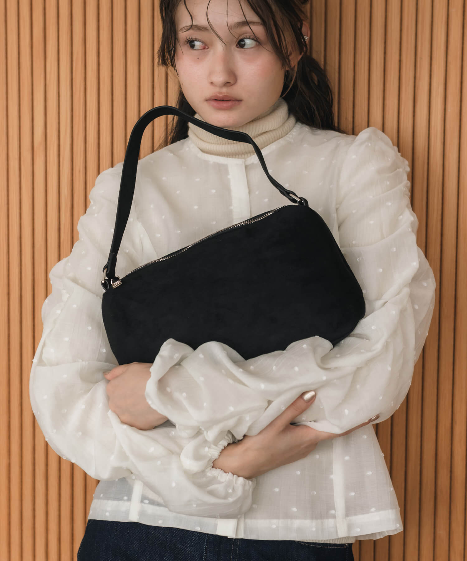 One Handle Suede Shoulder Bag | HEILIS