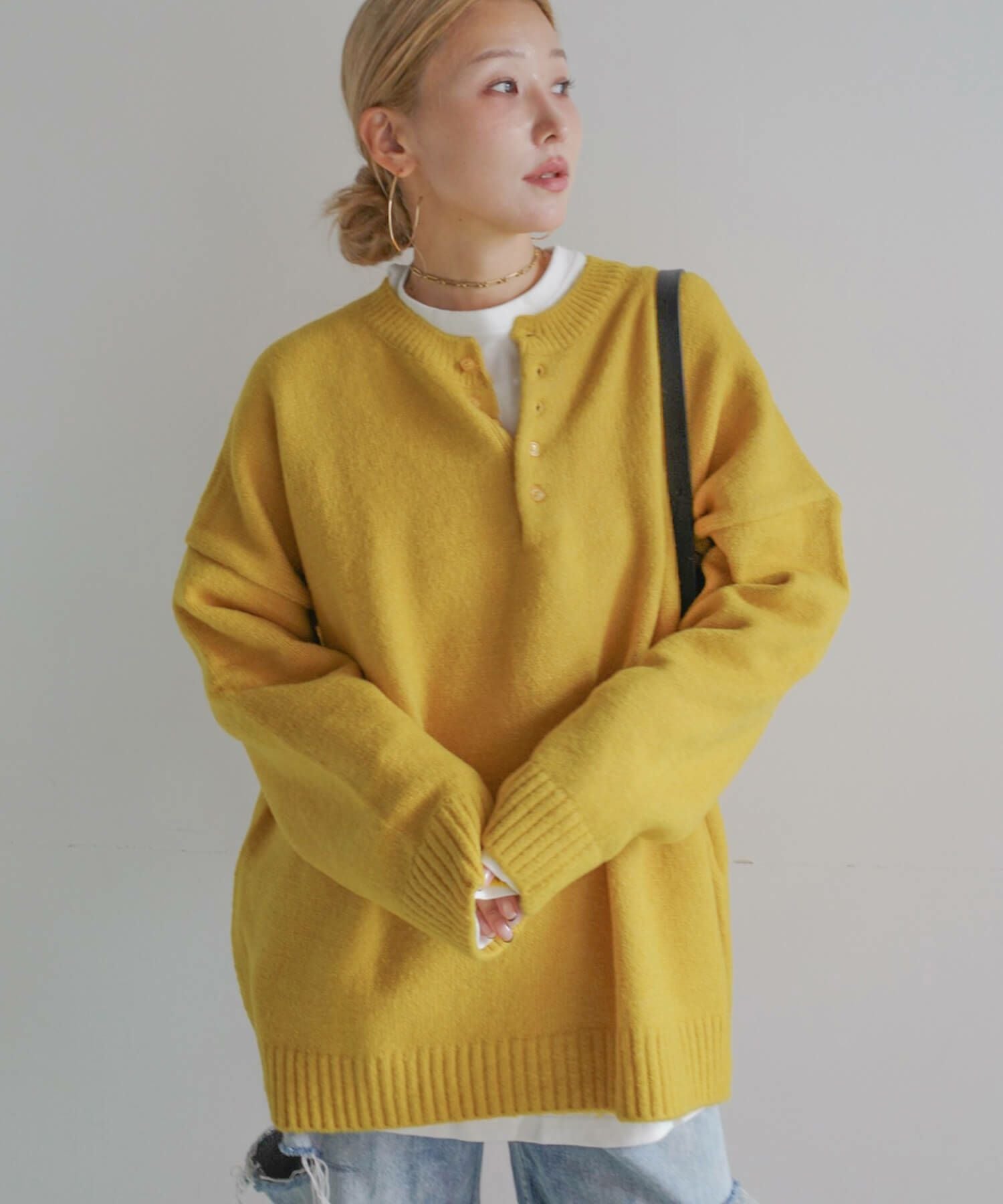 Hideka Select】Henley Neck Oversized Knit | HEILIS