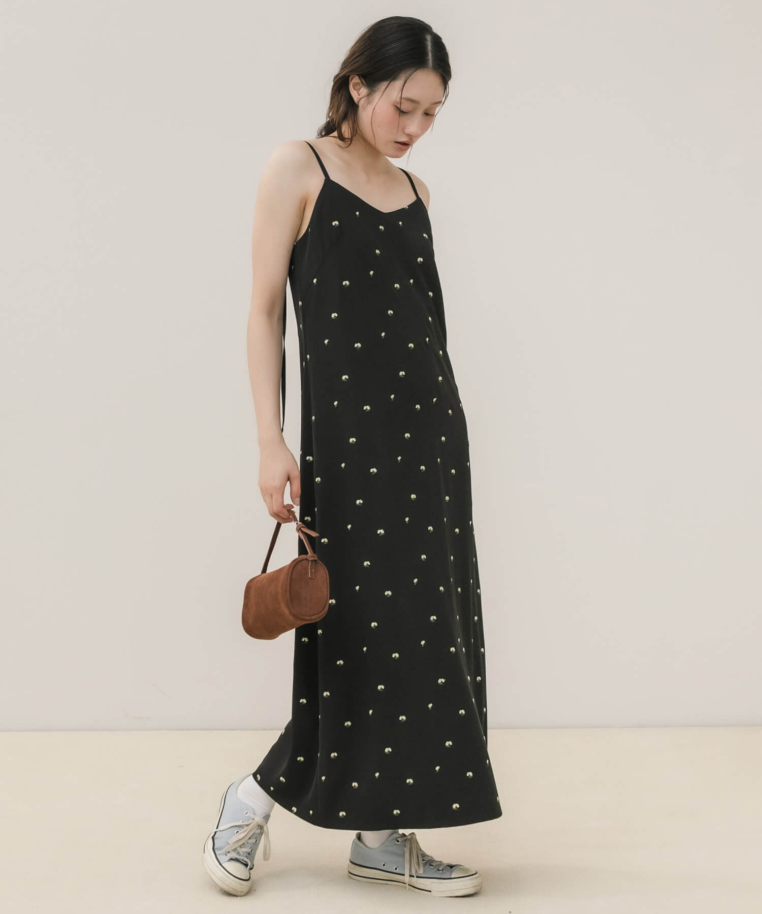 Nanami Original】Flower Embroidery Dress | HEILIS