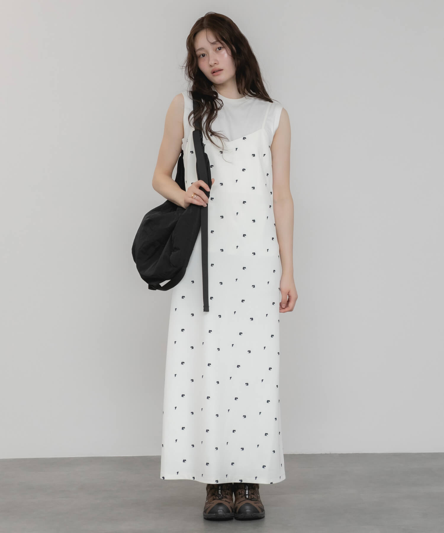 Nanami Original】Flower Embroidery Dress | HEILIS