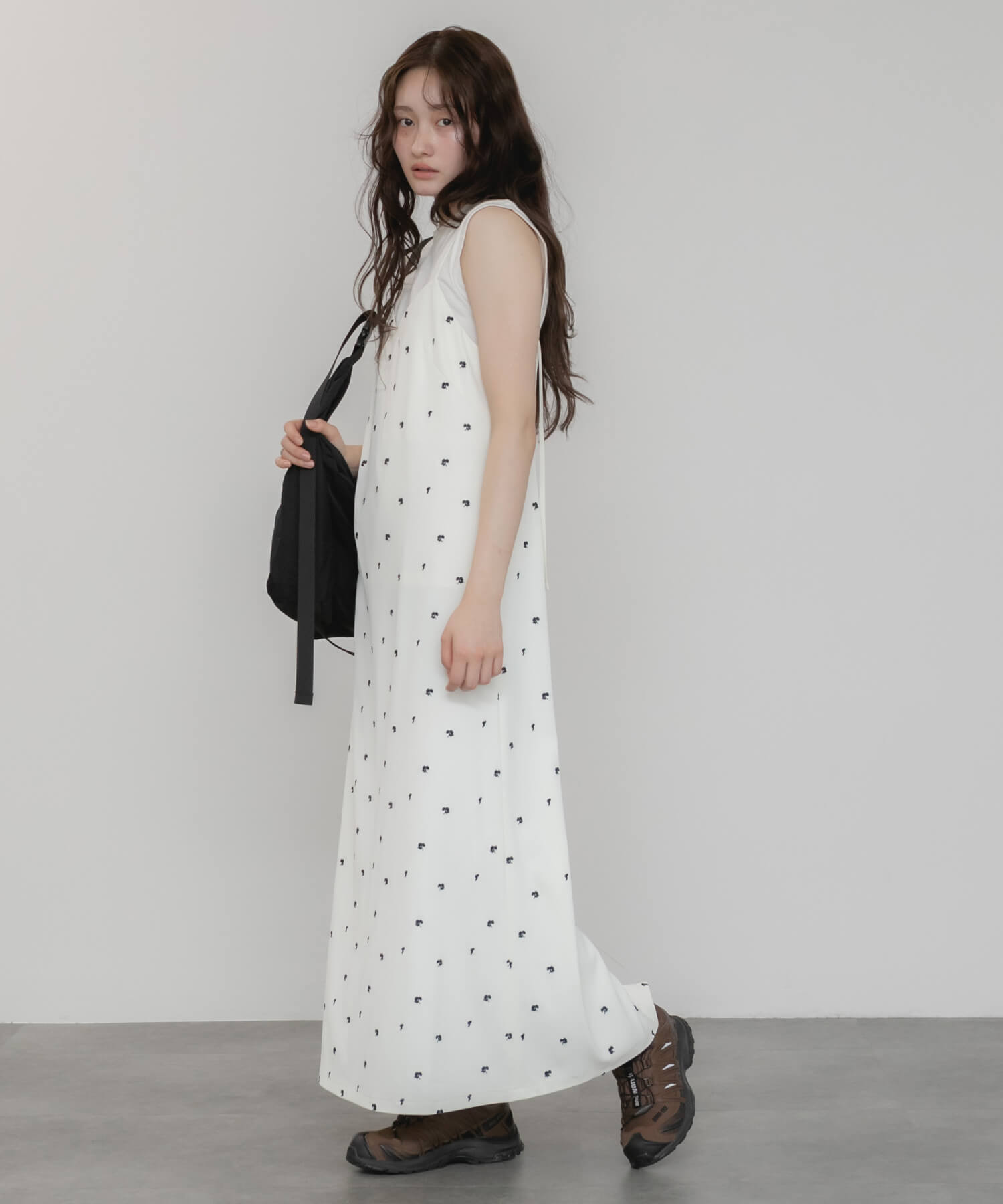 Nanami Original】Flower Embroidery Dress | HEILIS