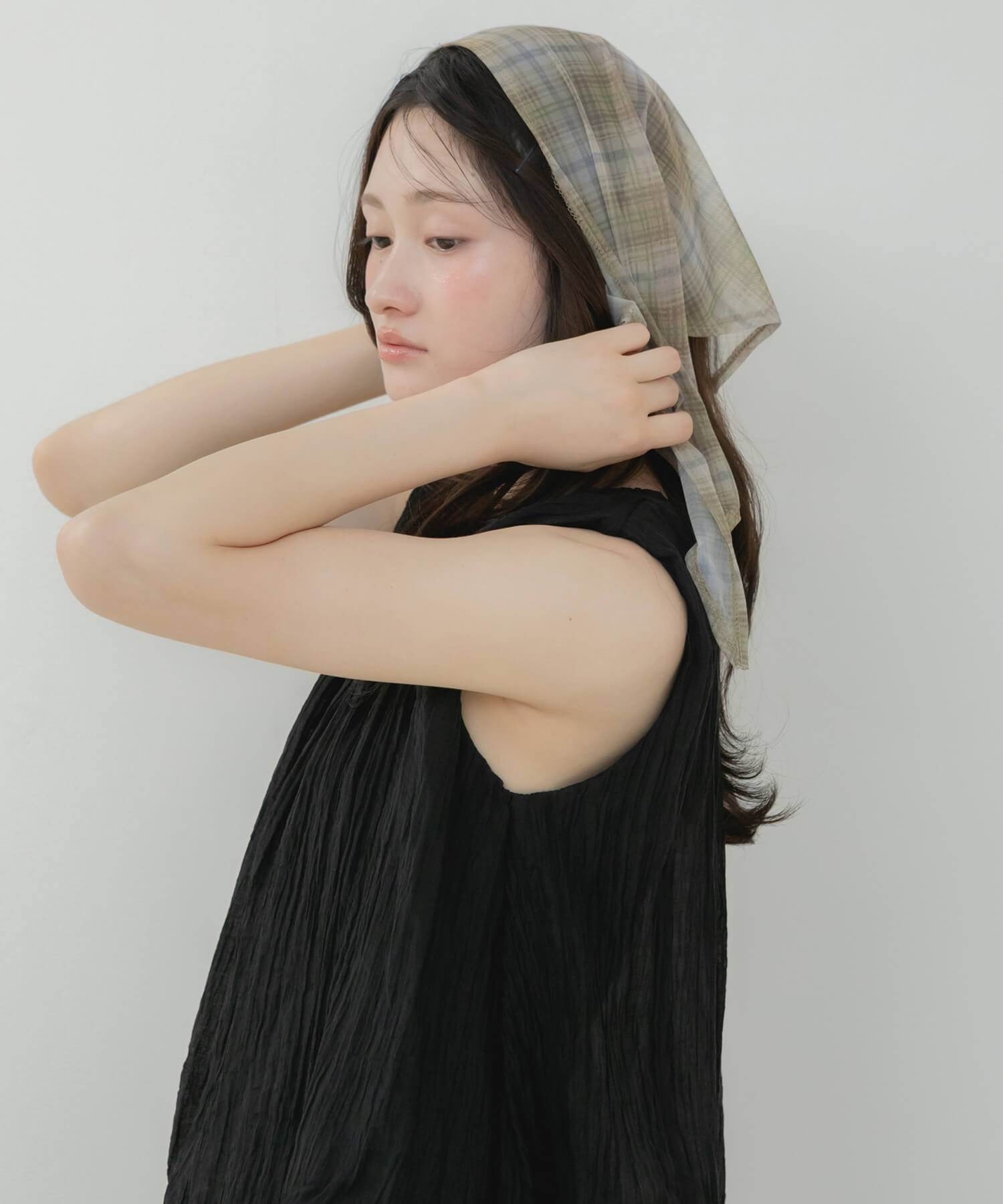 Checkered Sheer Scarf | HEILIS